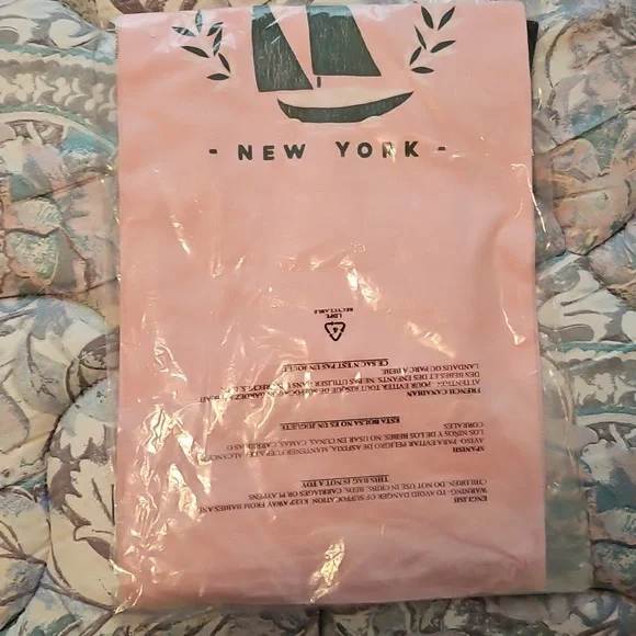 🎉HPx2🎉 Hamptons Tee - Picture 4 of 4